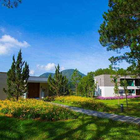 Terracotta Hotel & Resort Dalat Экстерьер фото